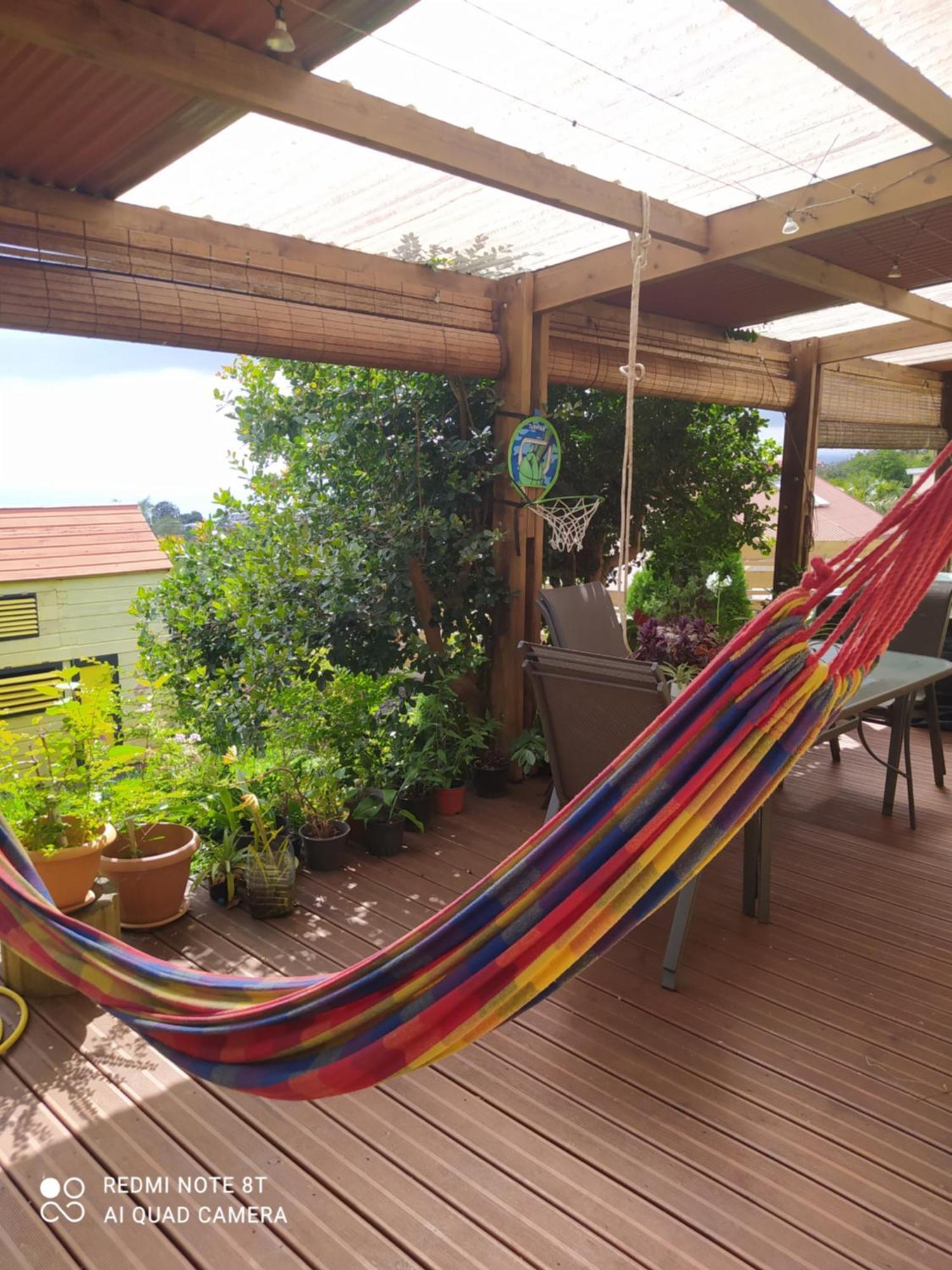 Petit Appartement Dans Une Maison Individuelle Le Tampon Bagian luar foto